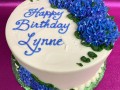 piped-on-hydrangea-cake