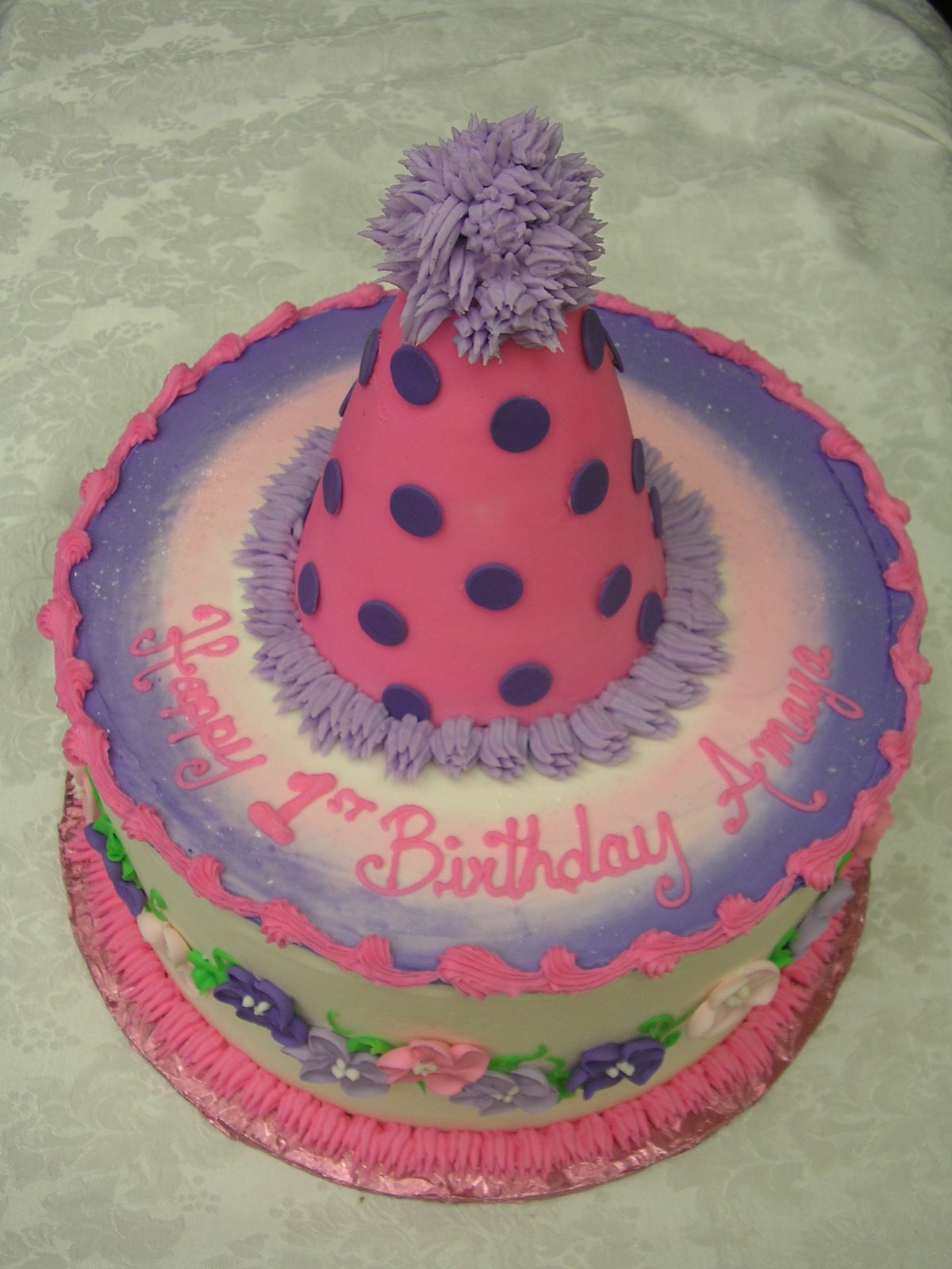 3D party hat cake