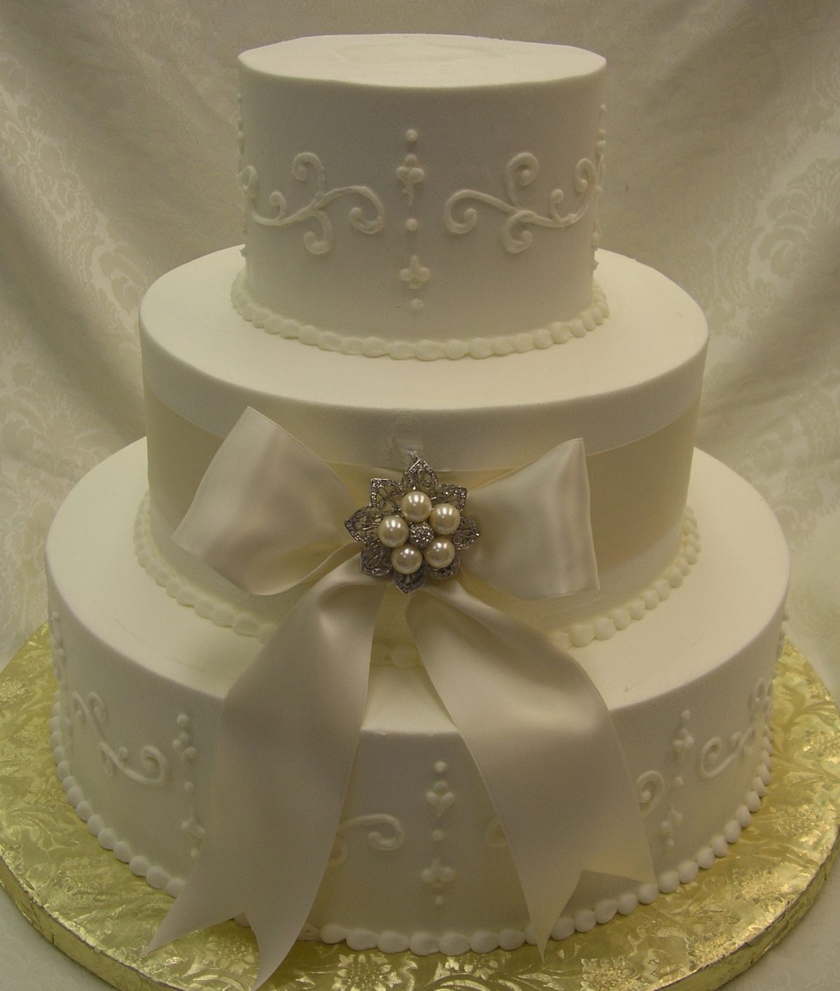 scroll wedding cake