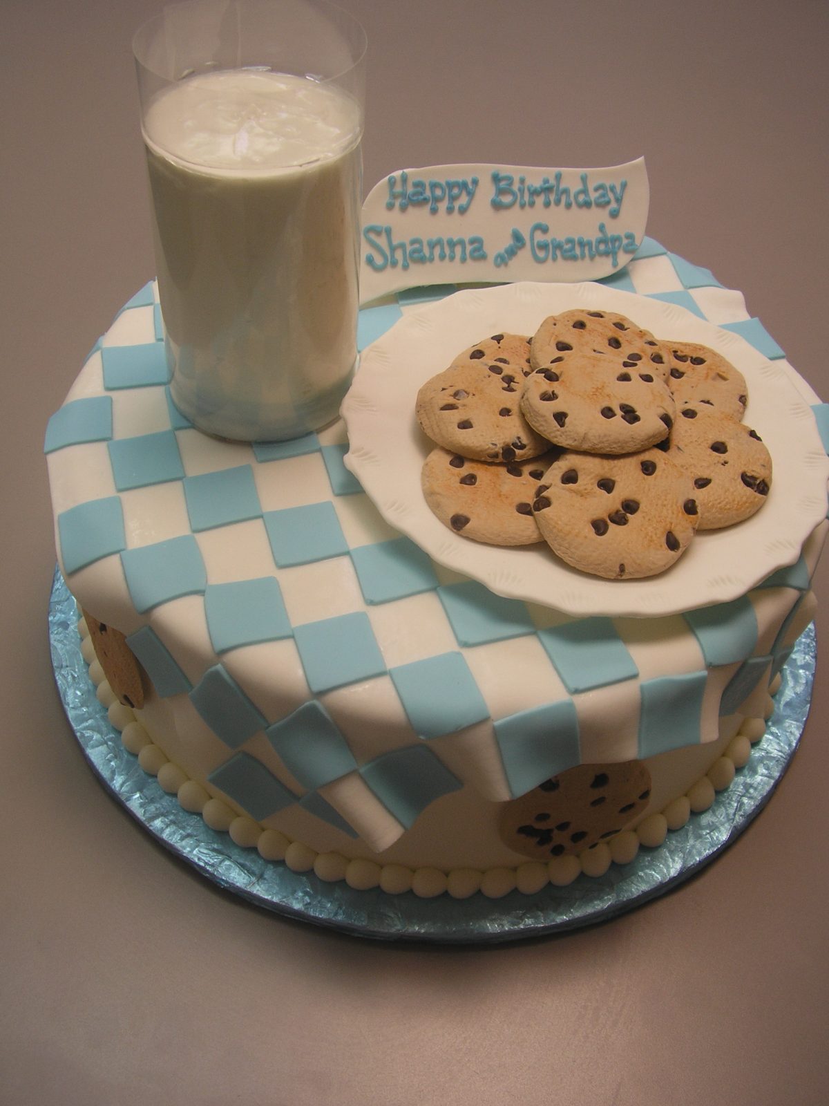 3D milk and cookies cake