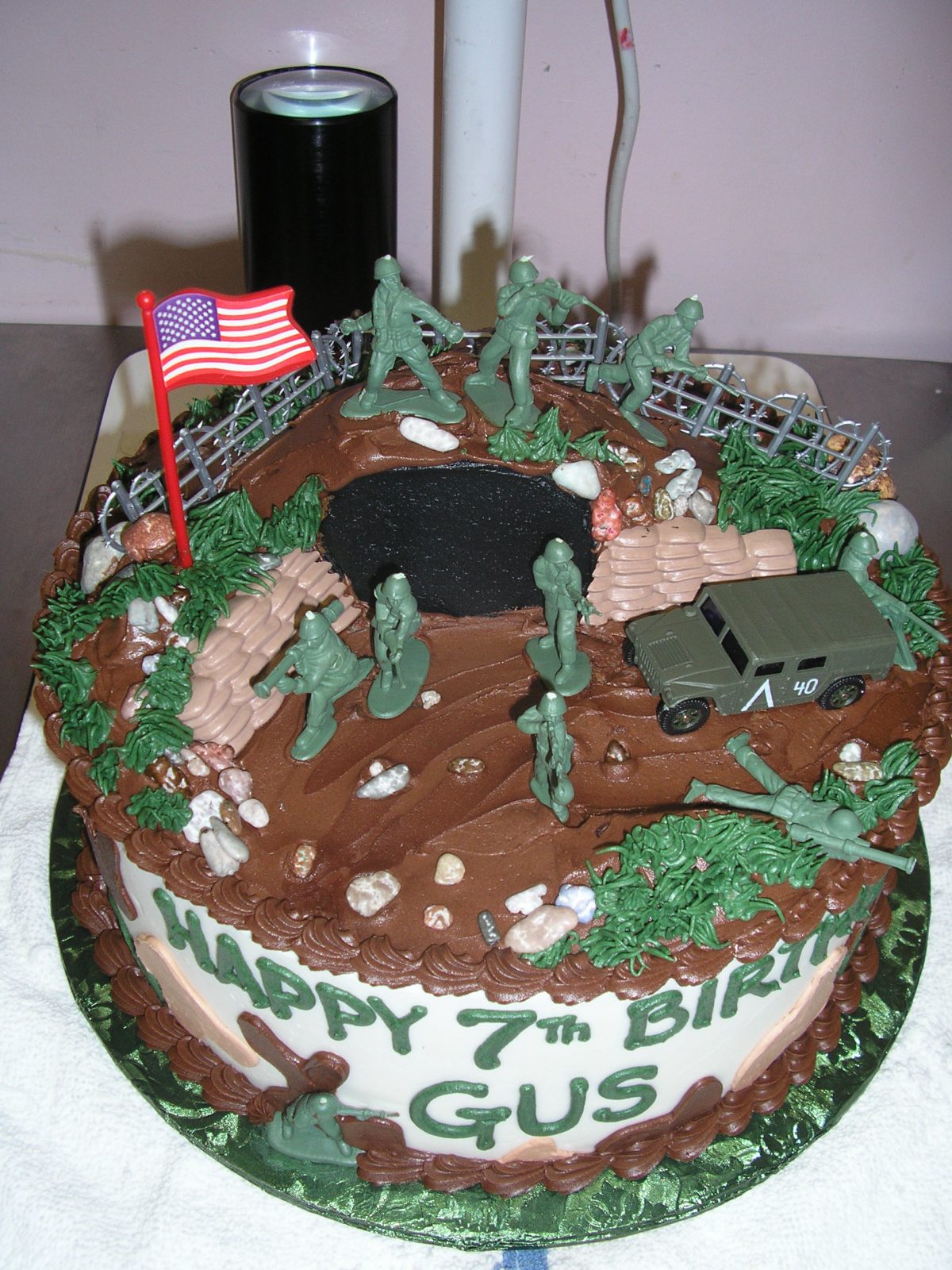 army men cake, contoured top cake, camouflage cake